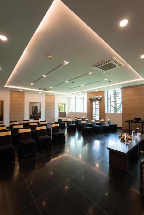 Hycinth Hotels Thiruvananthapuram Zewnętrze zdjęcie