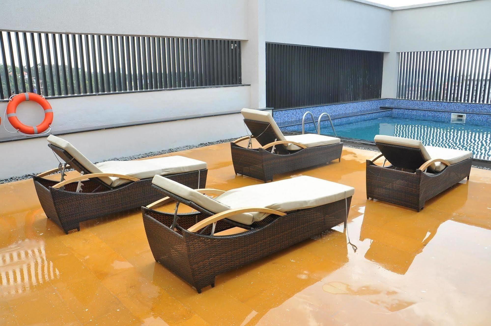 Hycinth Hotels Thiruvananthapuram Zewnętrze zdjęcie